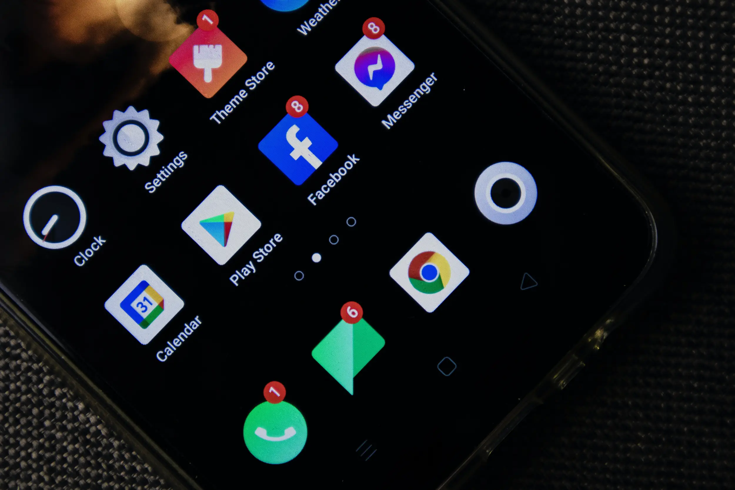 Smartphones: adolescentes chegam a receber mais de 4,5 mil notificações por dia, revela estudo